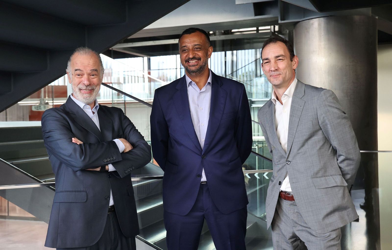 De izquierda a derecha: Miguel Torres, director de Banca Internacional de CaixaBank; Haresh Lalwani, director de la oficina de CaixaBank en la India; y Pablo Pérez, director de Relaciones Bancarias de CaixaBank en Marruecos.