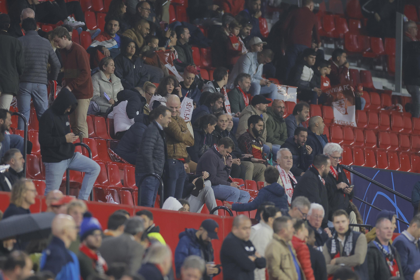 Búscate en las fotos del Sevilla Fc- PSV