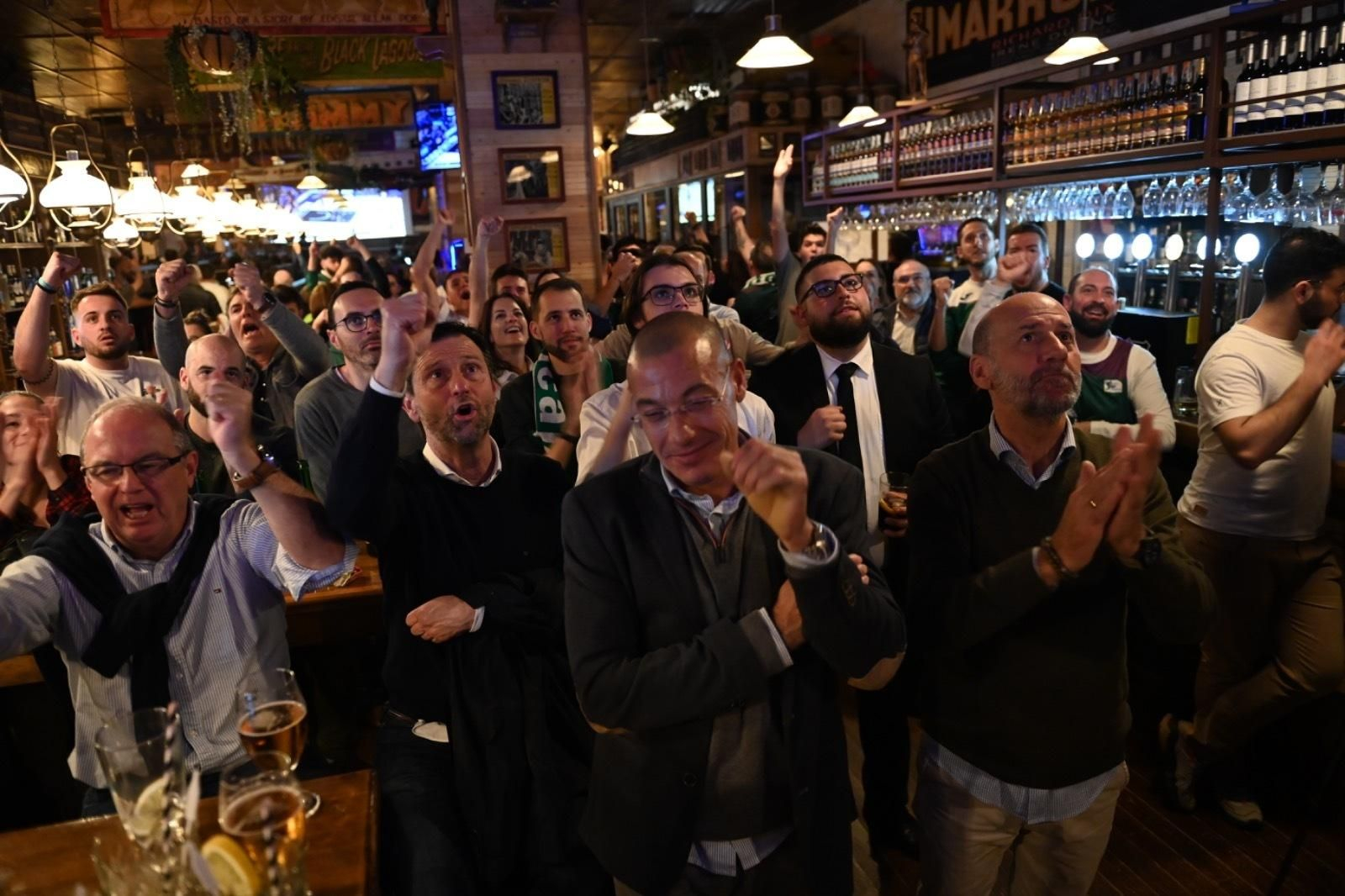 La fiesta del Le Grand Café del Centro con el Unicaja, en imágenes