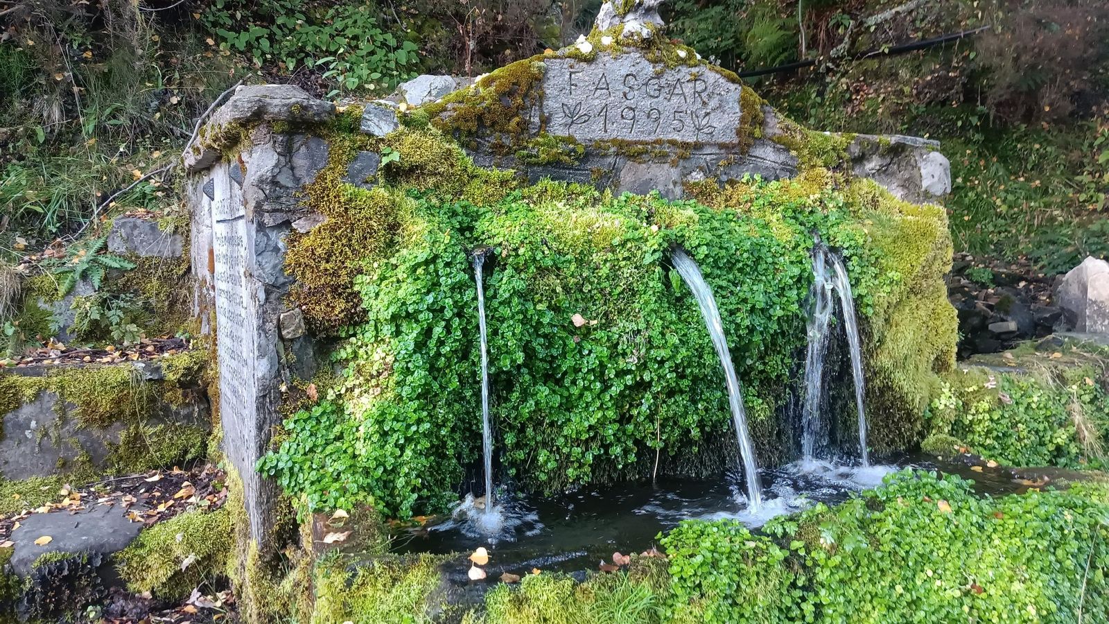 Fuente de La Sed y el Mar, poco antes del Collado de Campo.