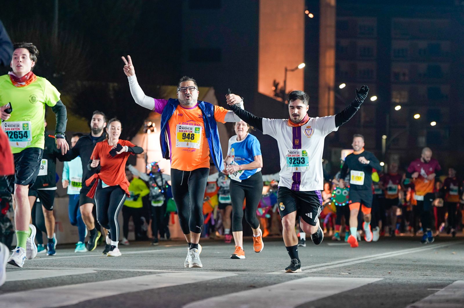 En imágenes: búscate en tu llegada a meta de la Carrera de San Antón 2026 (15)