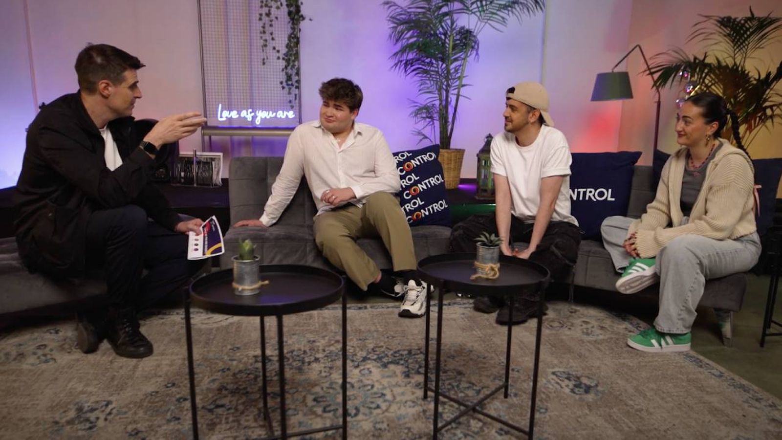 Uri Sabat junto a Pabs, Ceci y Lydia Sanz en las charlas de Control España