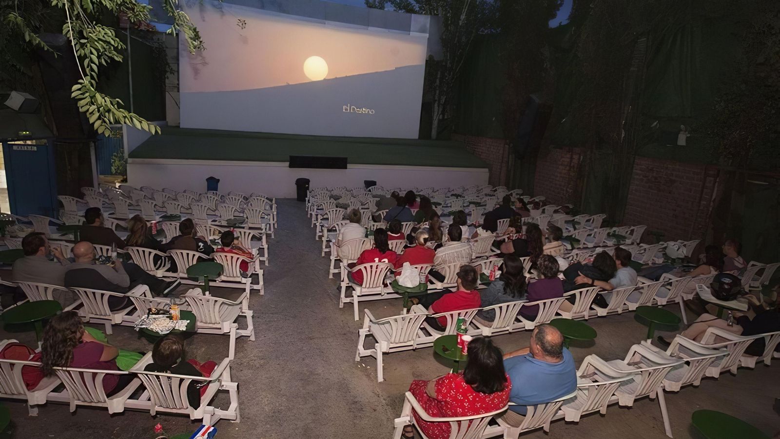 Interior del cine de verano Vergeles