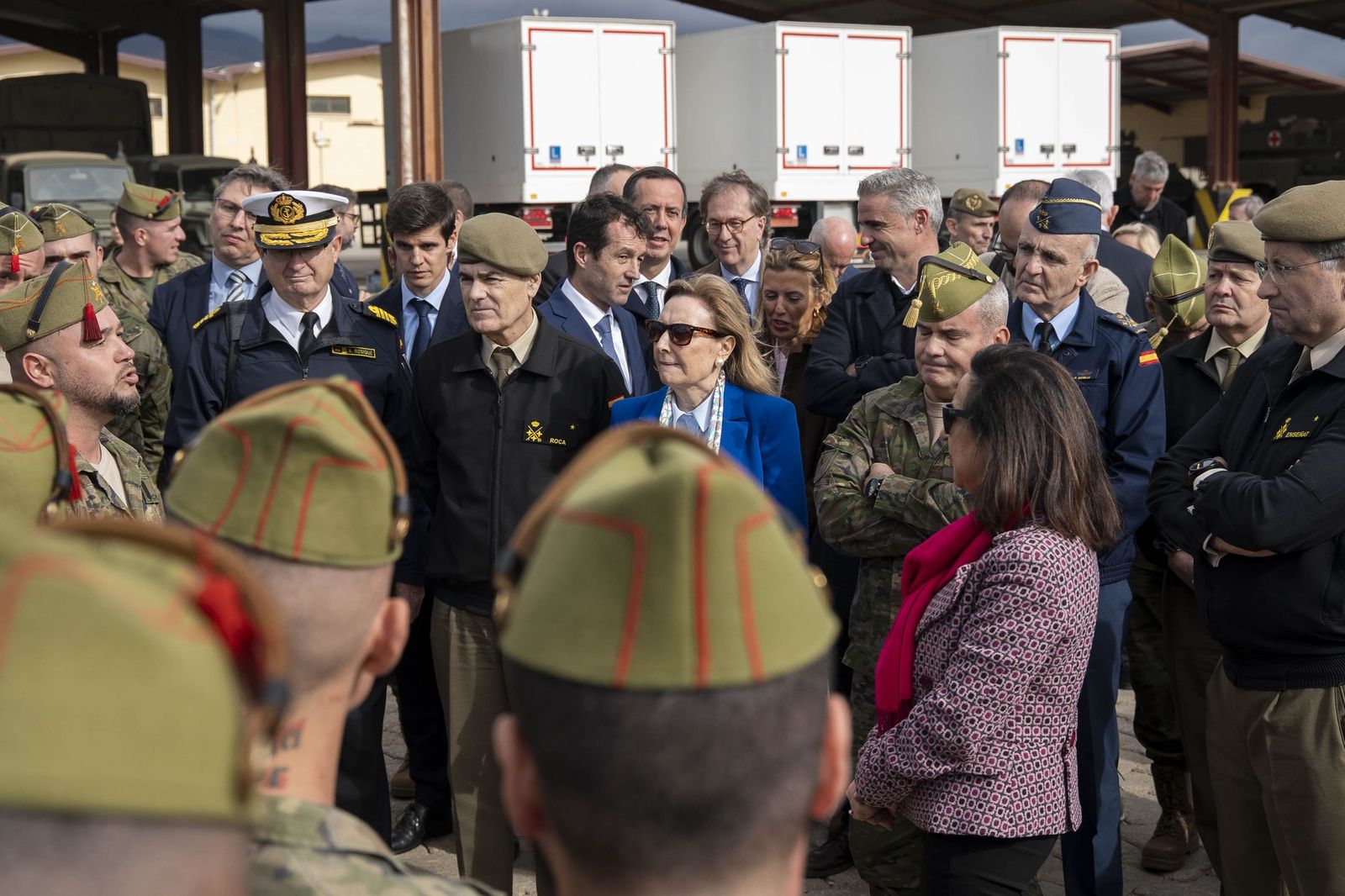 Margarita Robles entrega en Viator los primeros vehículos 8x8 ‘Dragón’ al Ejército de Tierra