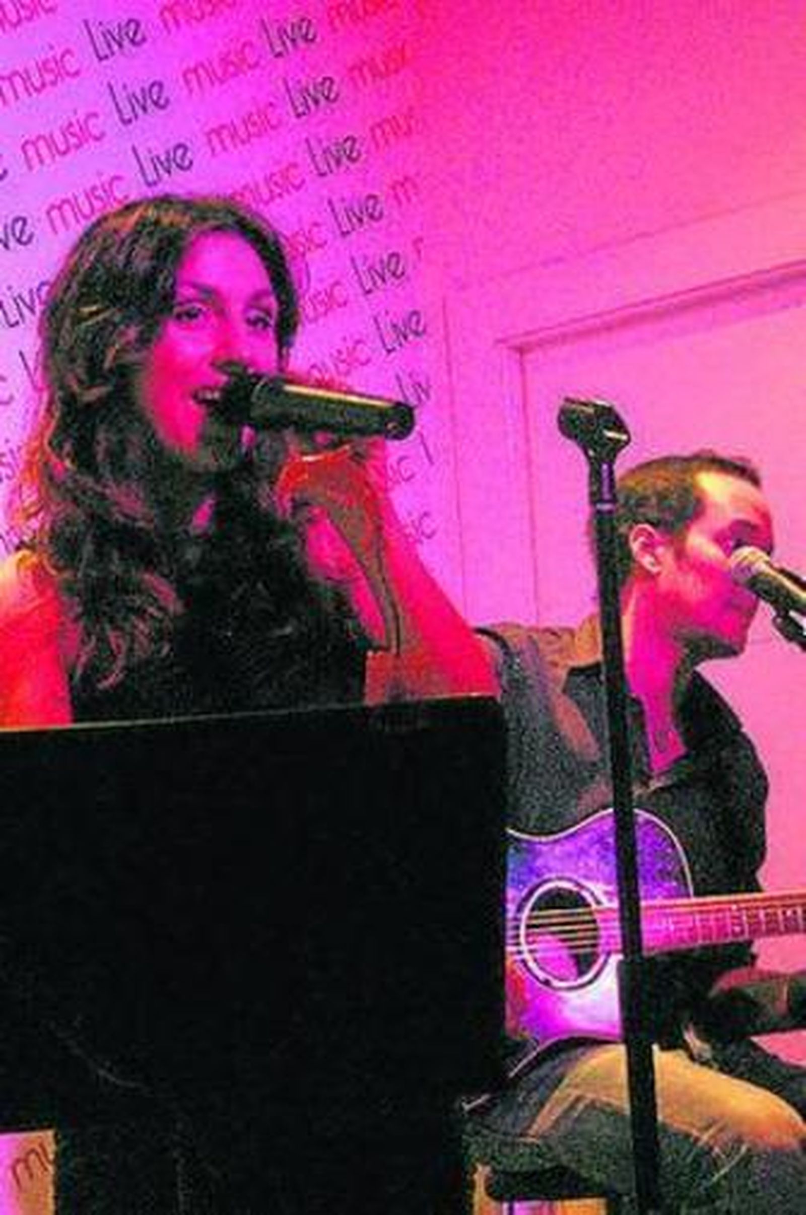 El grupo en una actuación.