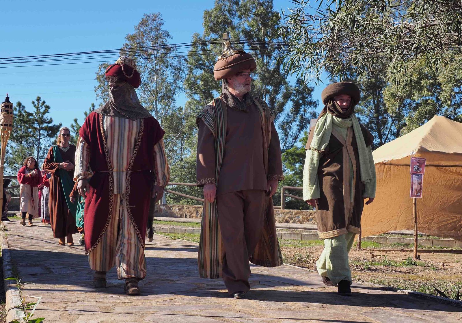 Las mejores imágenes de la recreación en Tharsis de la llegada del oro que llevarán los Reyes Magos a Belén