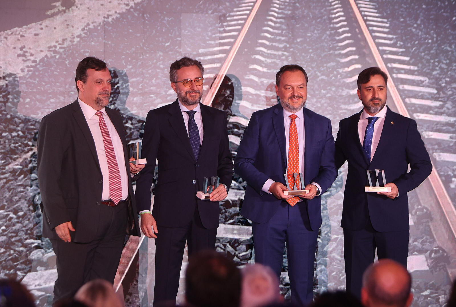 Grupo Azvi reconoce un año más la excelencia de sus equipos en la 17 edición de sus premios Grupo Azvi reconoce un año más la excelencia de sus equipos en la 17 edición de sus premios