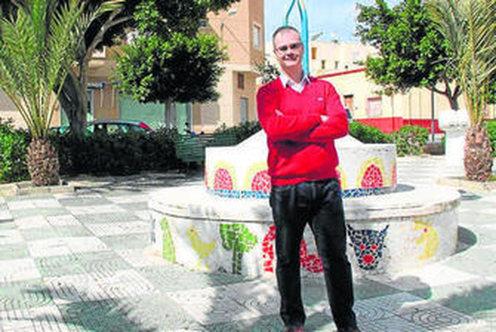 El socialista Juan José Godoy en un parque ejidense.