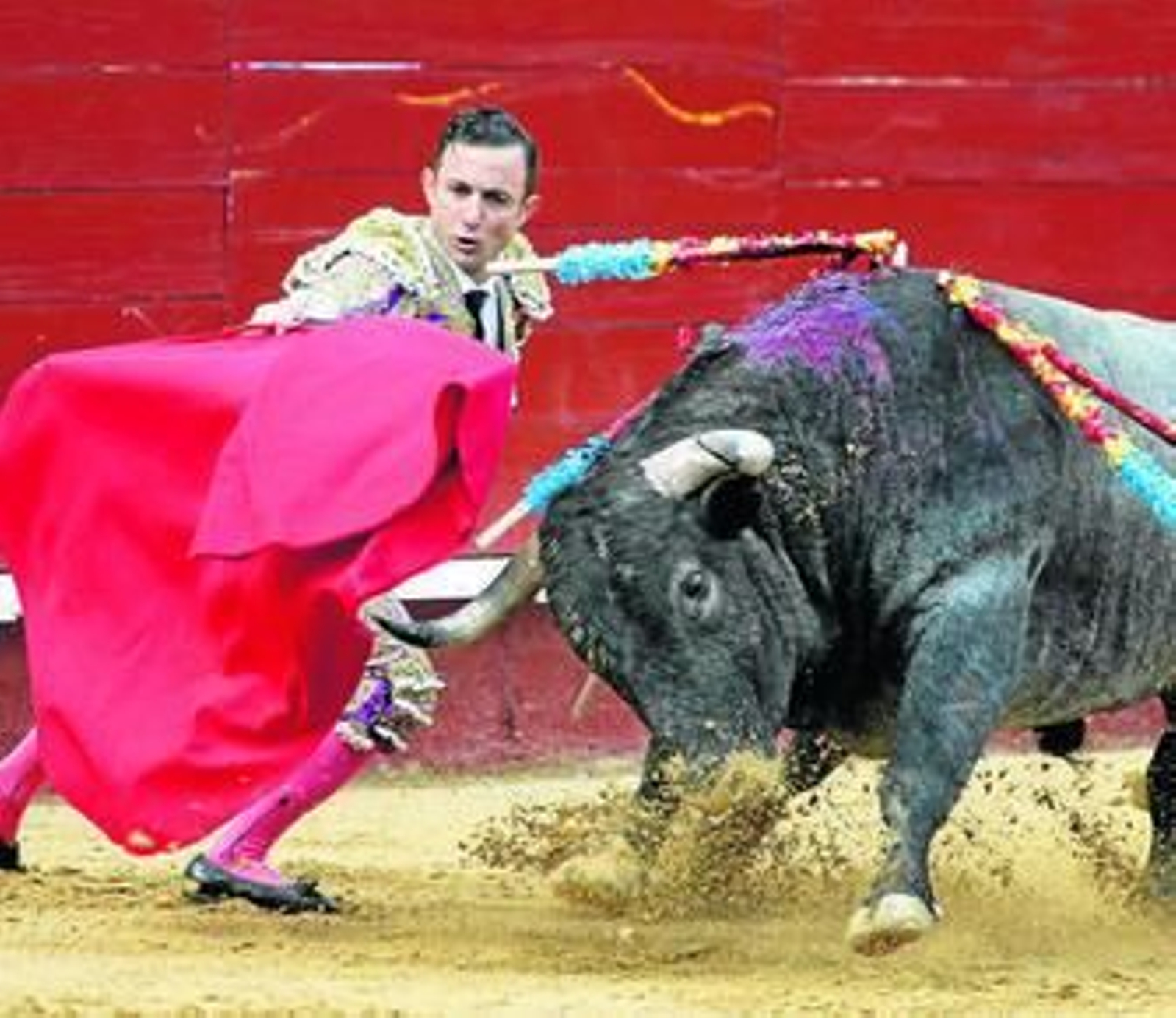 Rafaelillo, en un pasaje de su faena a su primer toro.