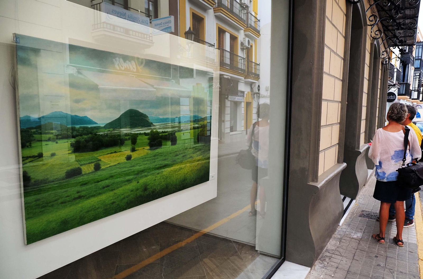 Enrique Romero Santana regresa a Lepe y pone en marcha la primera galería de arte de la ciudad.