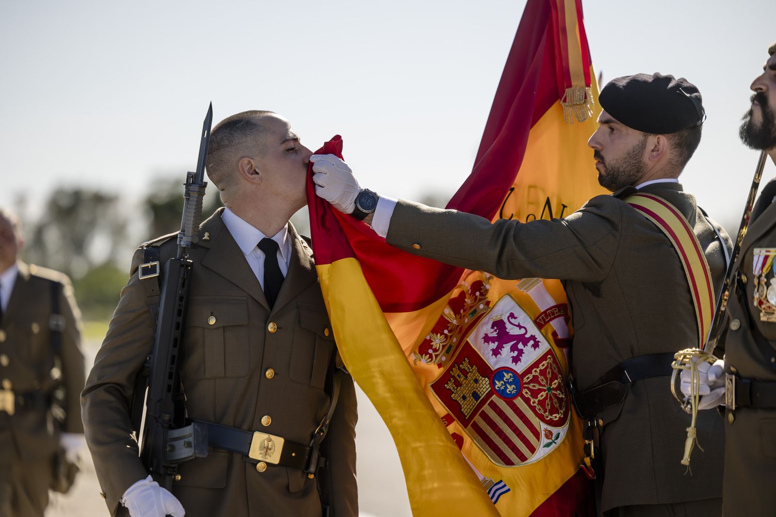 Las imágenes de la multitudinaria Jura de Bandera en Camposoto