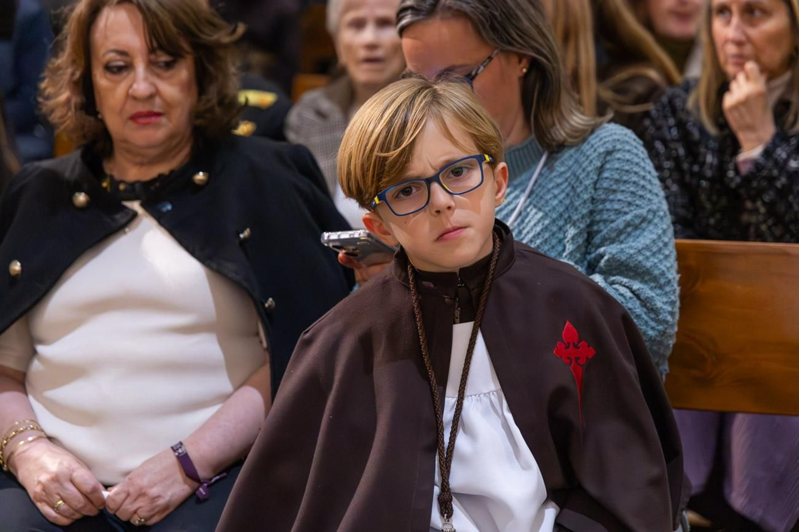 La temida lluvia impide el desarrollo normal de este Martes Santo