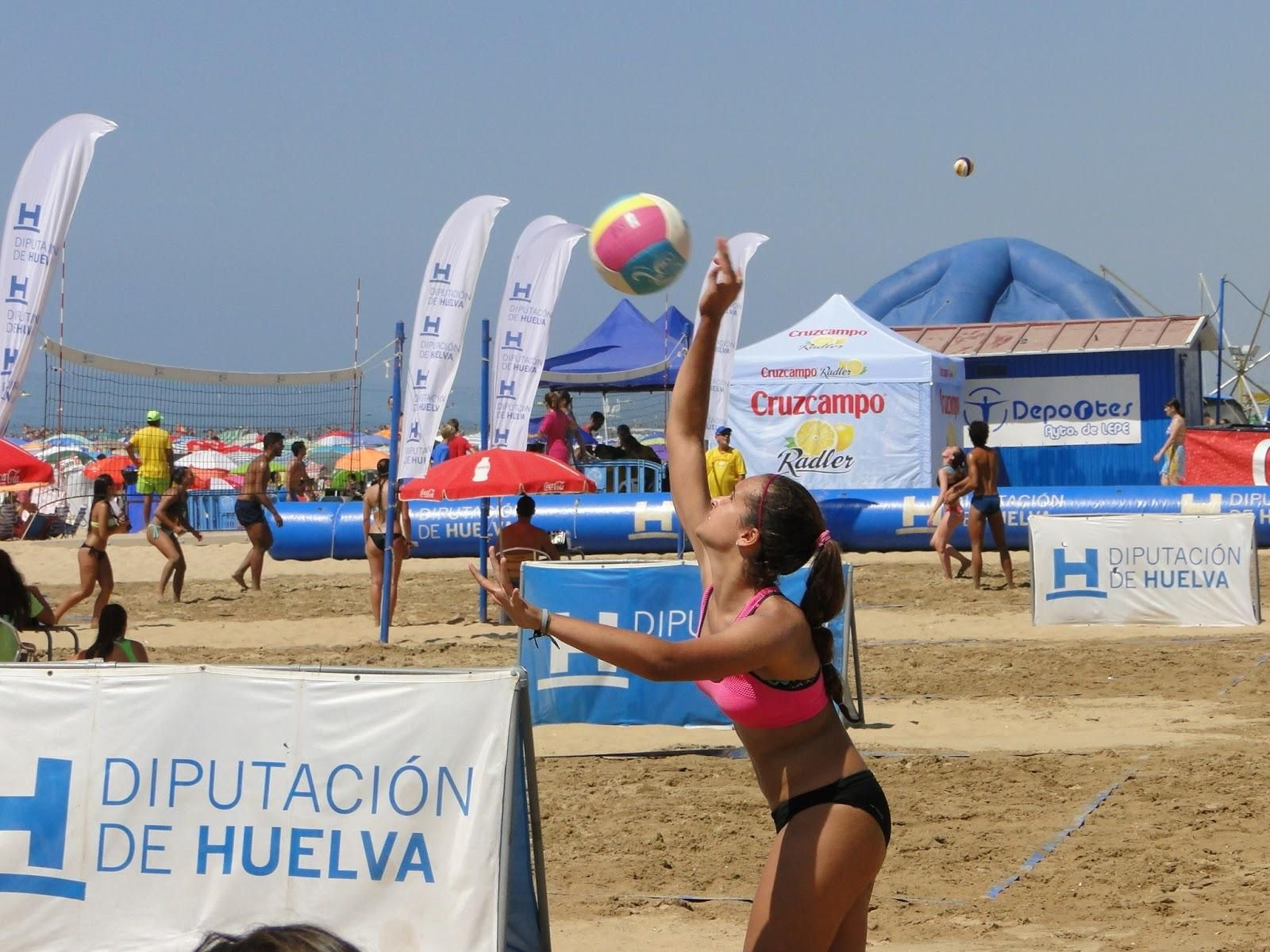 Las playas de Huelva donde podrás jugar al vóley