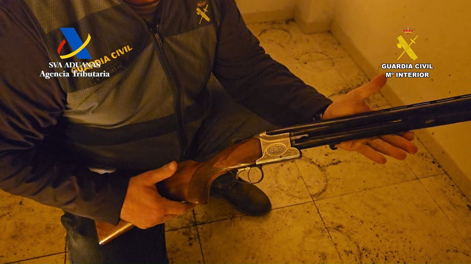 Operación de la Guardia Civil y la Agencia Tributaria en Aguadulce.