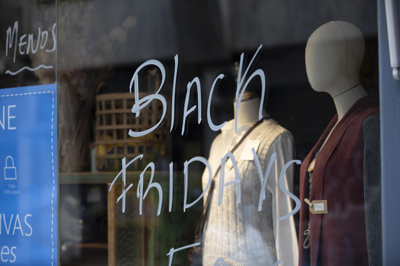 Menos trabajo por el Black Friday: bajan las contrataciones en Granada un 5,7%