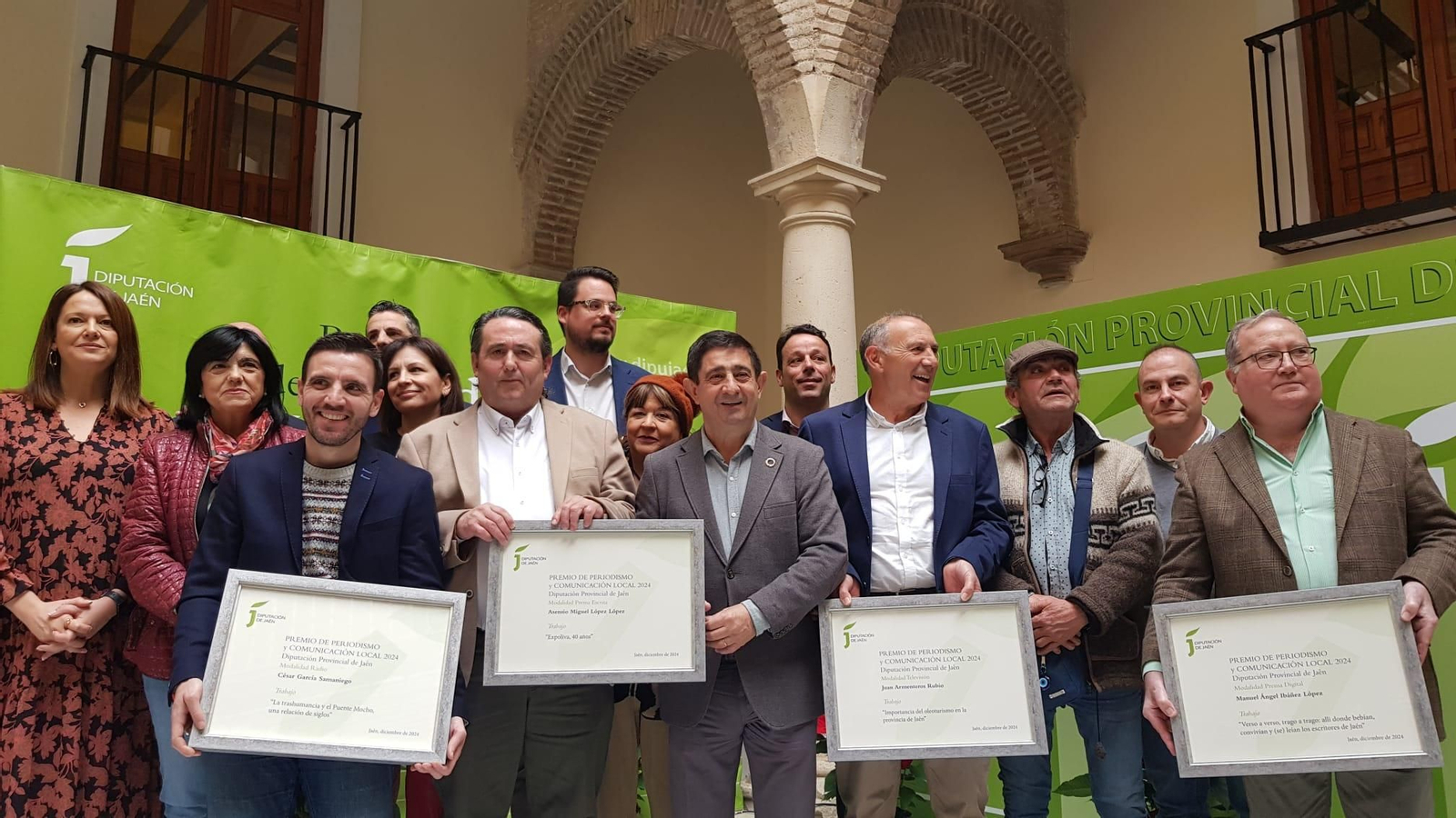 Premiados y autoridades, tras la entrega de premios.