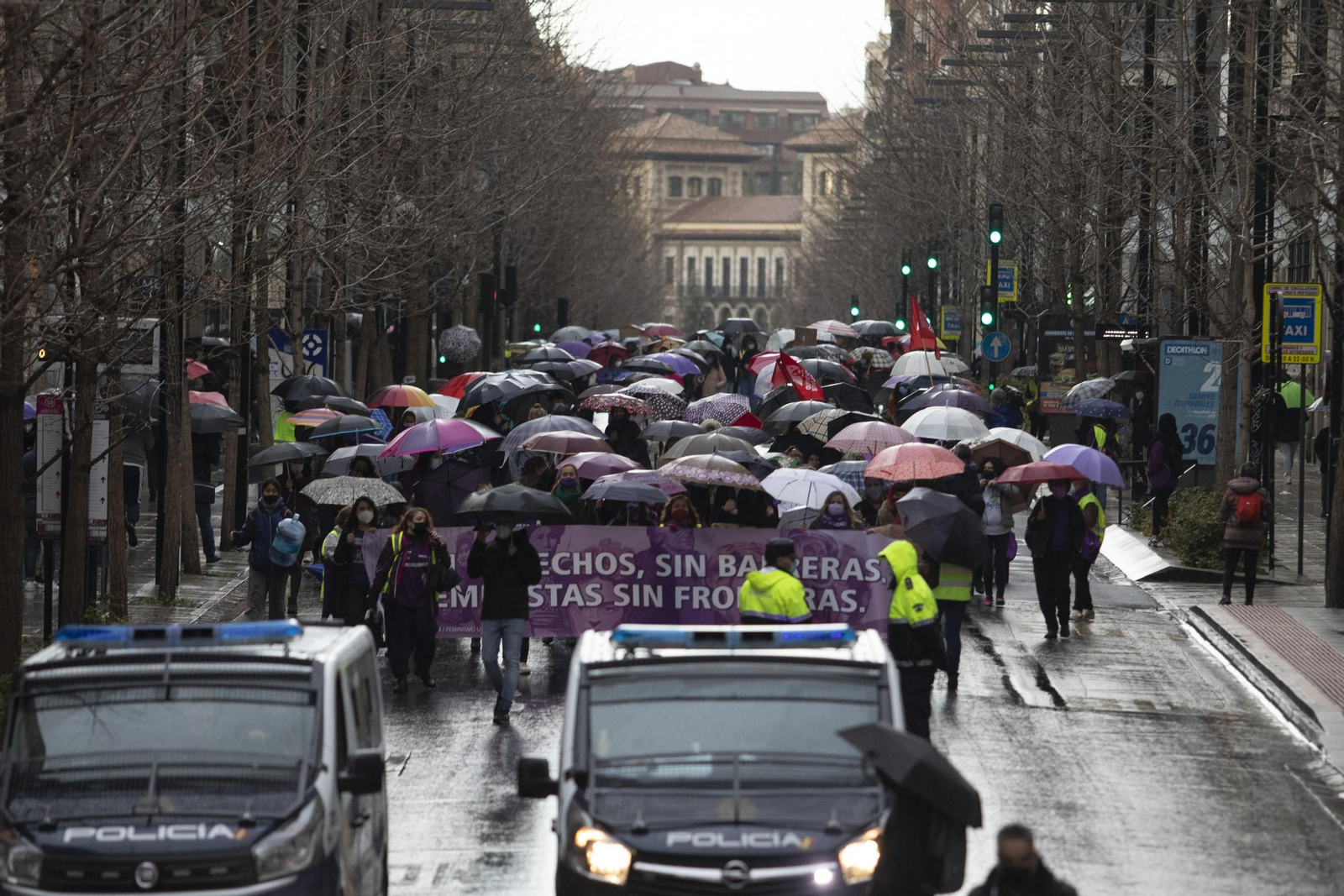Las mejores imágenes de la manifestación feminista del 8M en Granada este 2021
