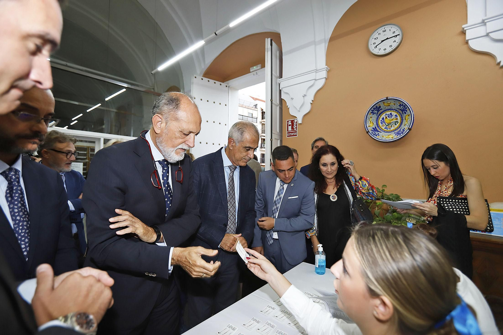 Imágenes de la recepción a los invitados a la gala de los Onubenses del Año