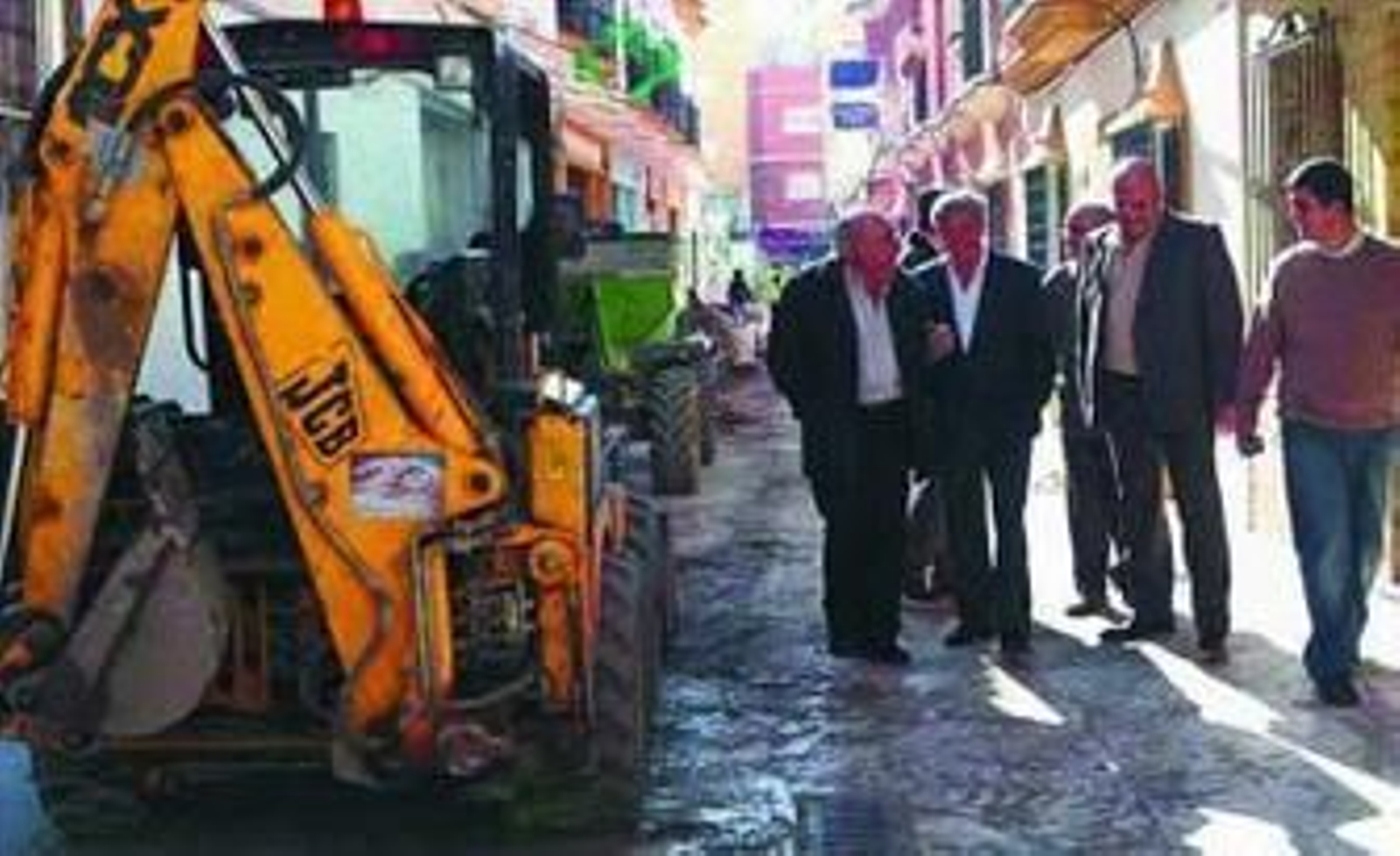 Juárez, ayer durante la supervisión de las obras.