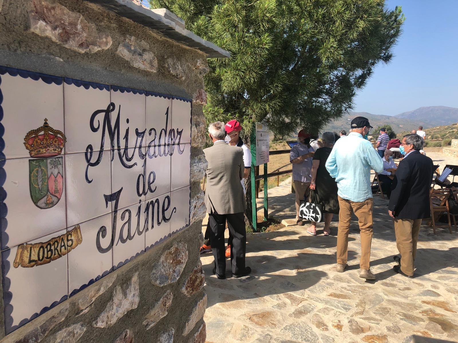 Lobras estrena un nuevo mirador para reforzar su oferta turística