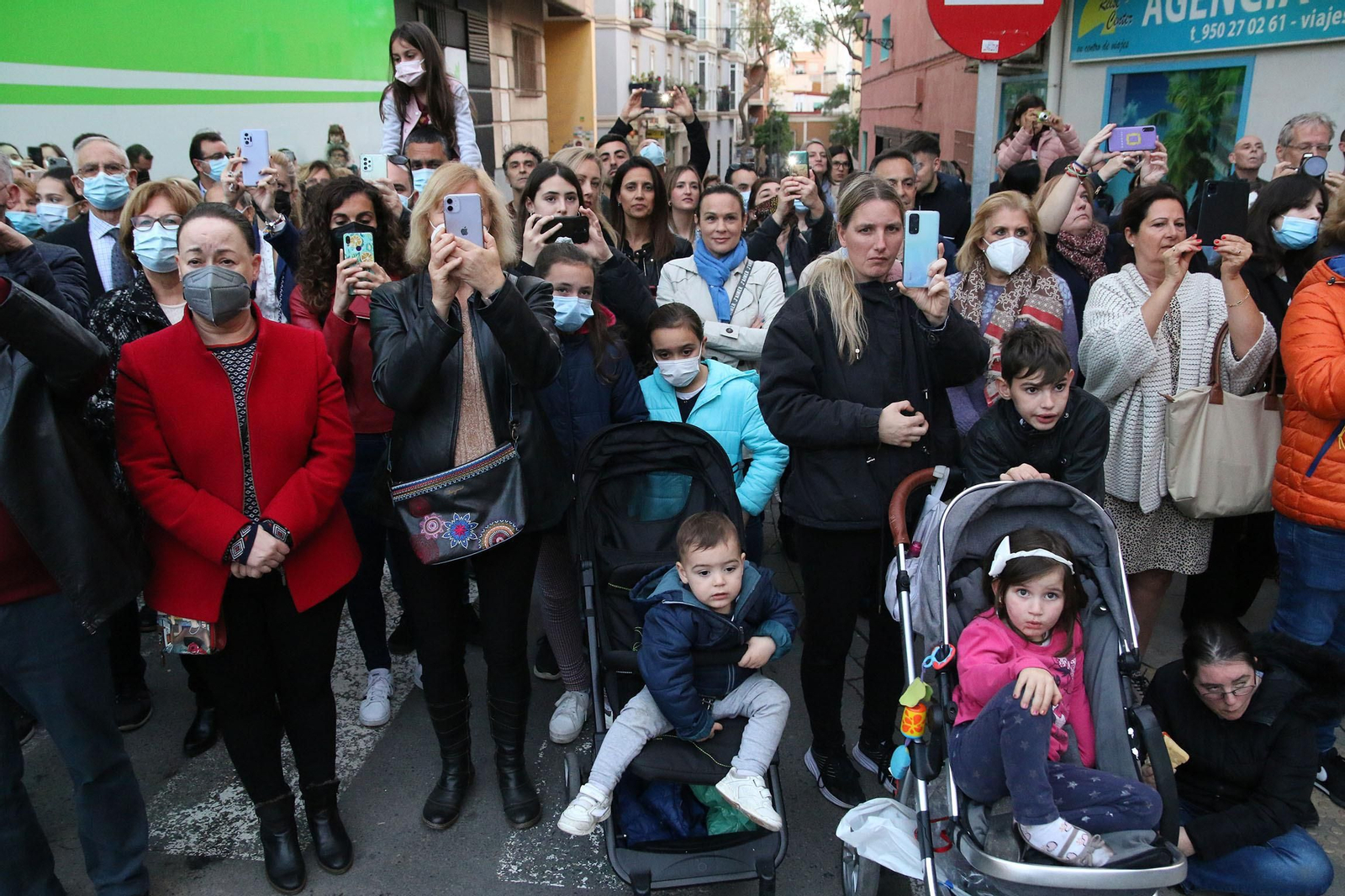 La procesión de Soledad de Almería, en imágenes