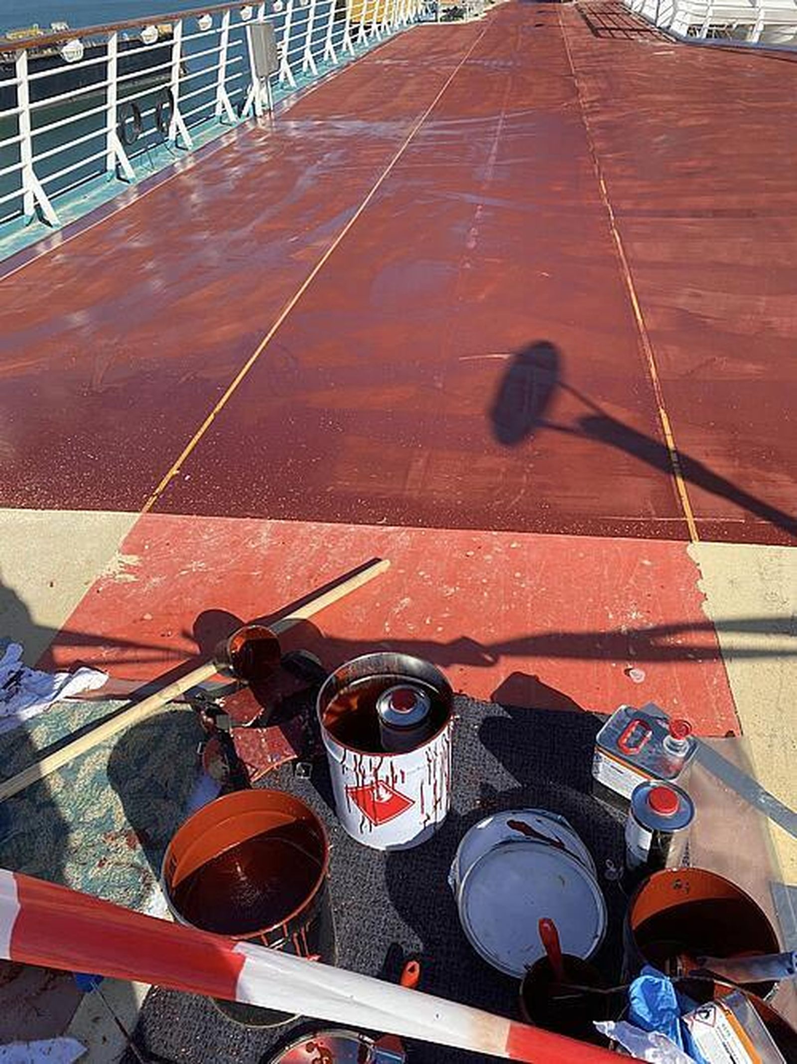 Imágenes del crucero Mariner of the Seas, durante su reparación en Navantia-Cádiz