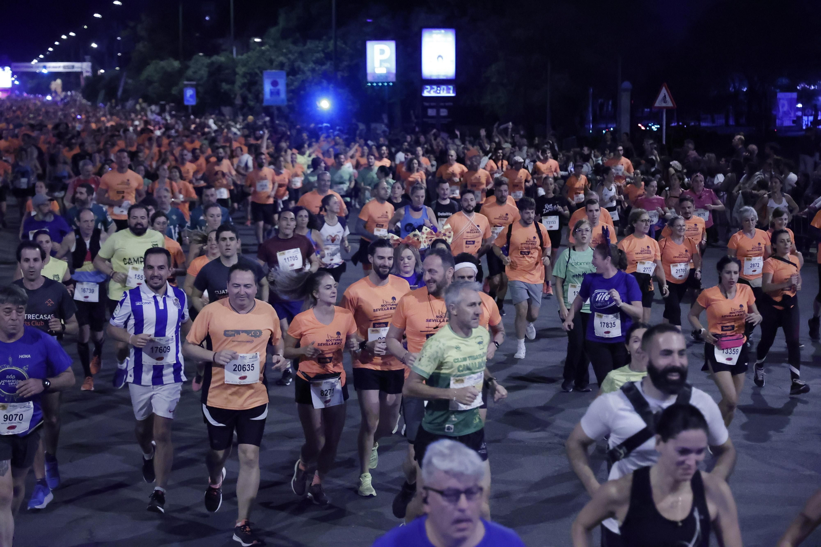 Búscate en la Carrera Nocturna de Sevilla (4)