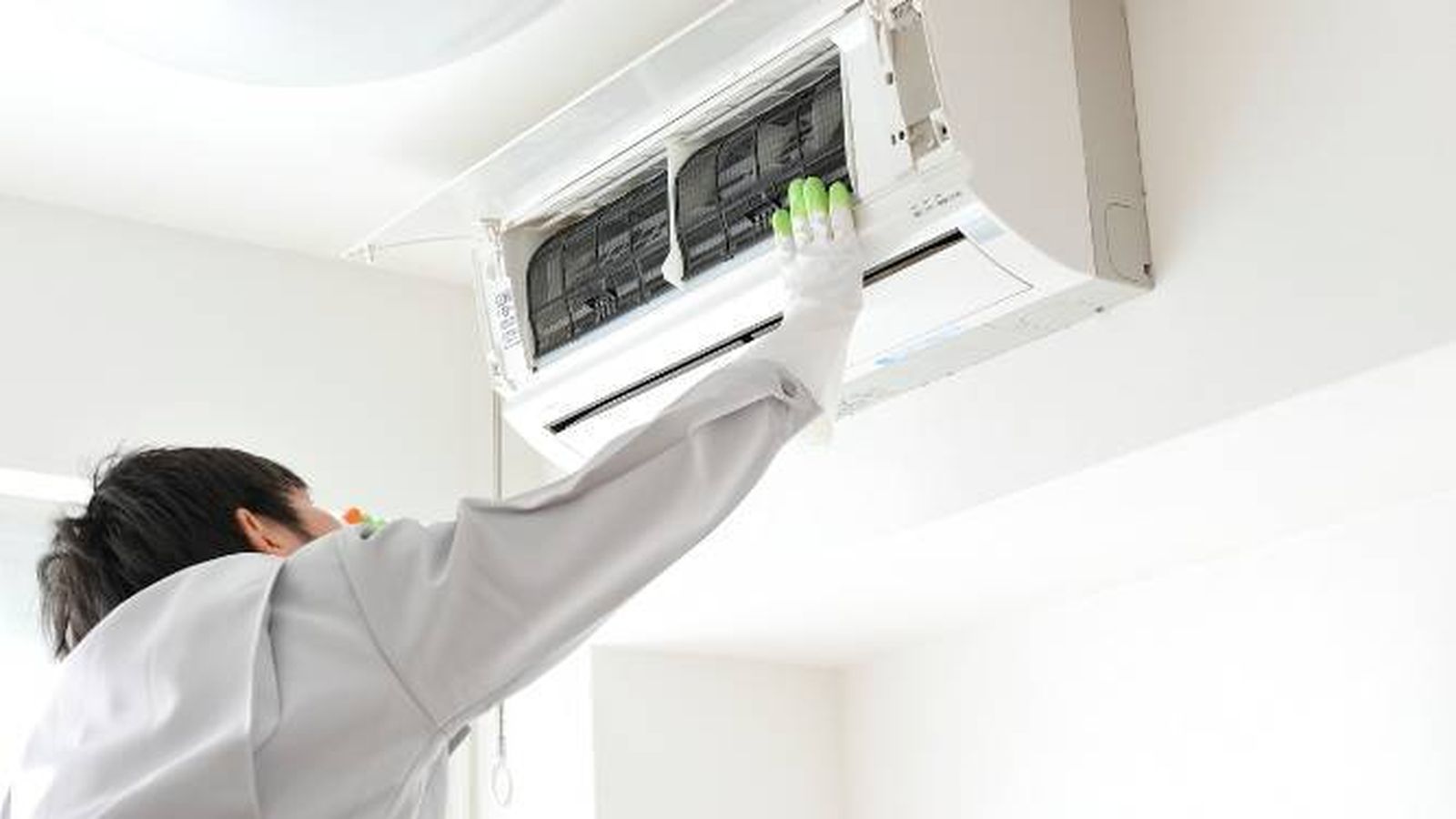 Cinco posibles motivos por los que tu aire acondicionado no enfría (y cómo solucionarlo)