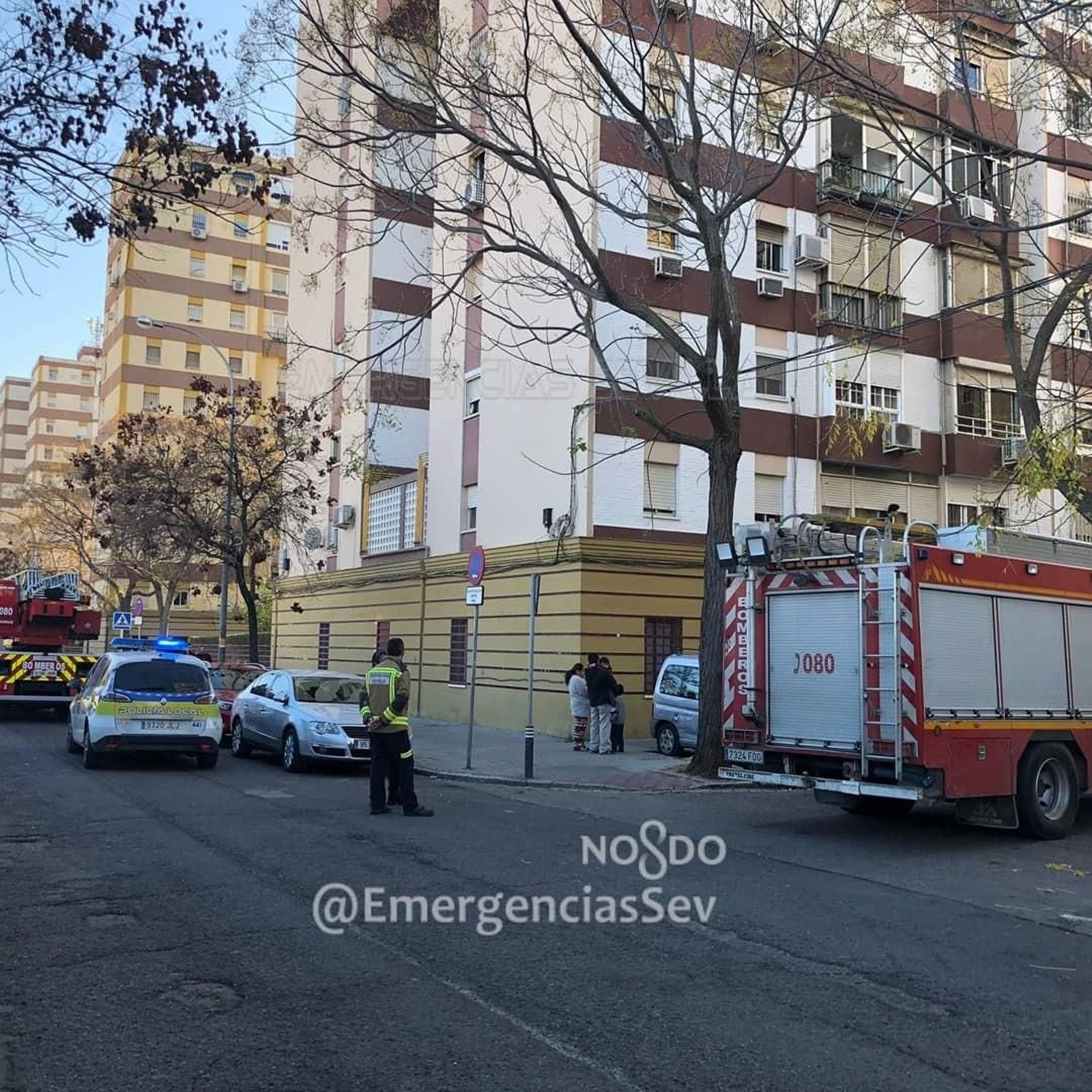 Los Bomberos y la Policía, en el lugar del incendio.