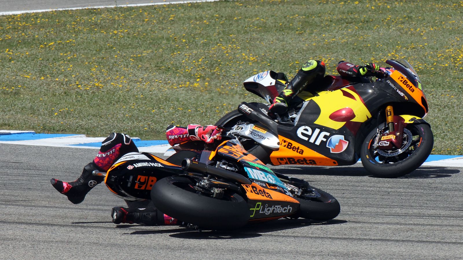 Imágenes de las caídas en las carreras del GP España en Jerez