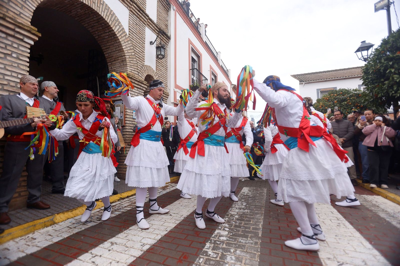 Las mejores imágenes de la Danza de los Locos y el Baile del Oso de Fuente Carreteros