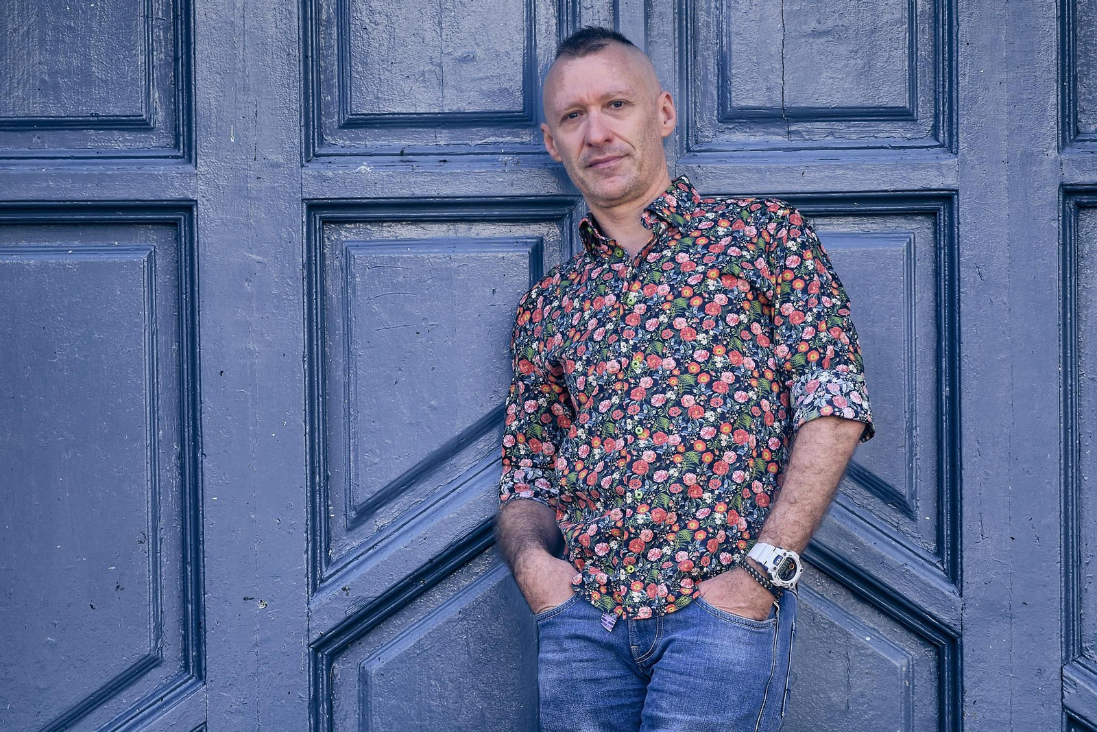 El dramaturgo franco-uruguayo Sergio Blanco, ayer ante las puertas del Teatro Falla.