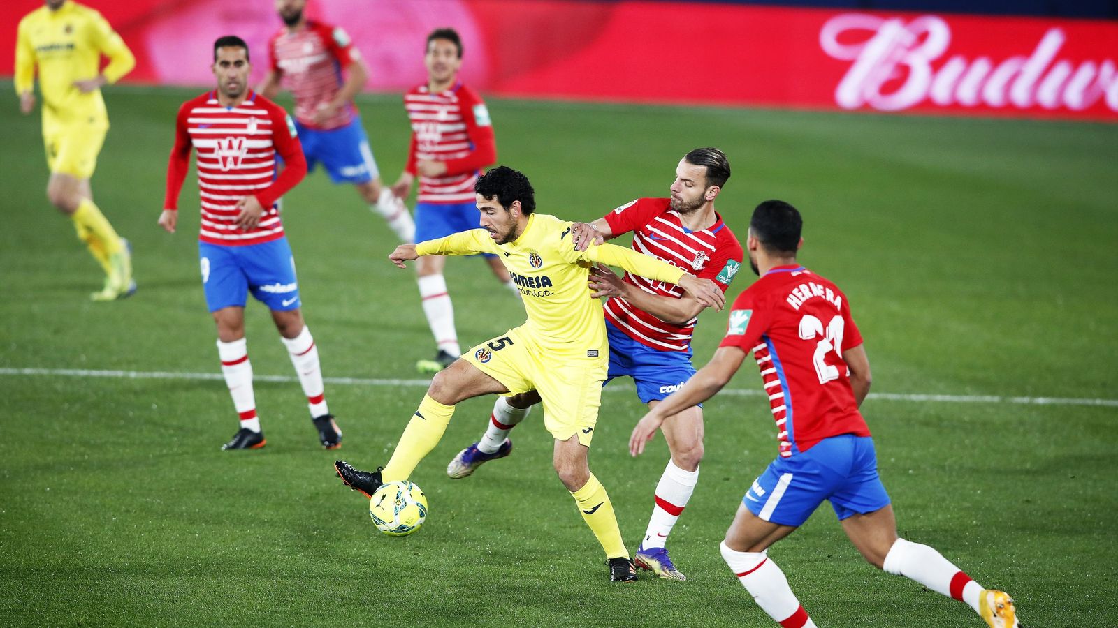 Soldado se fajó con los rivales en La Cerámica.