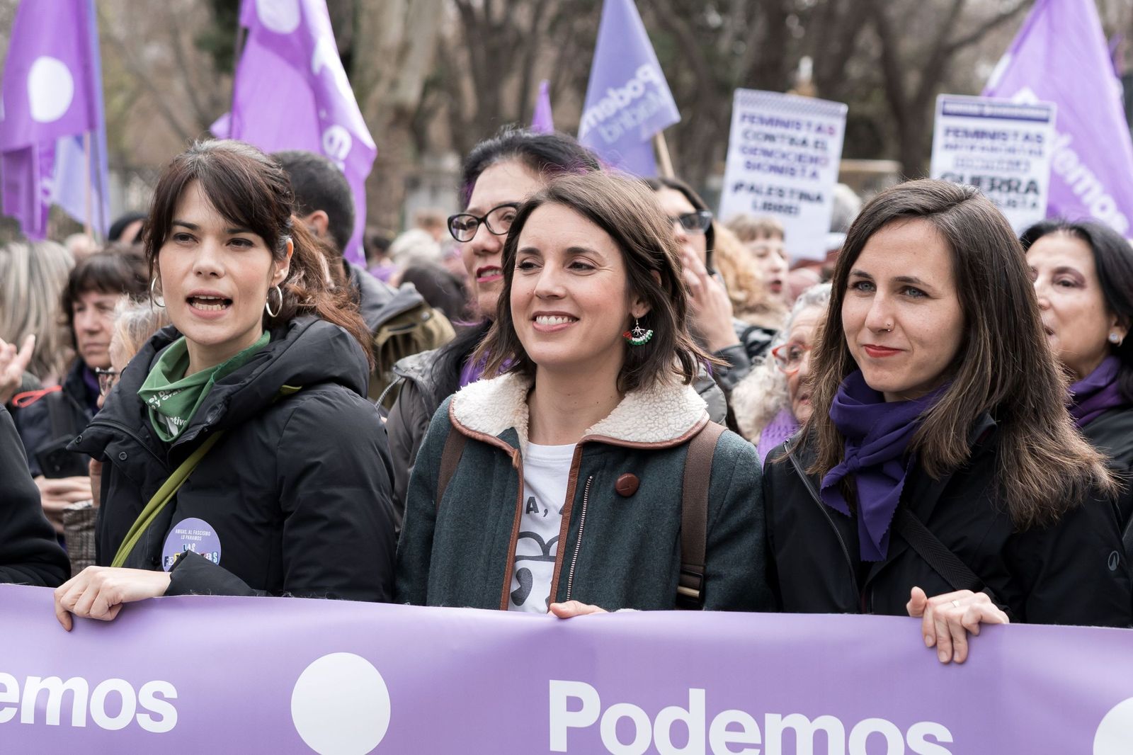 Irene Montero, con Isa Serra e Ione Belarra en una marcha este domingo por el 8-M