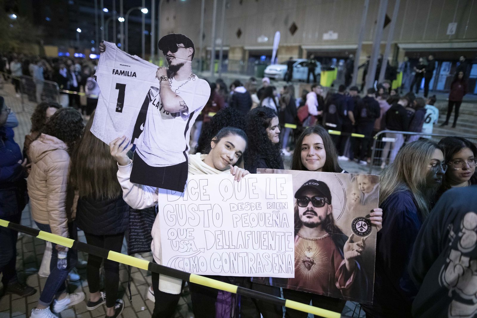 Dellafuente vuelve a tocar la cúspide en su segundo concierto en Granada, en imágenes