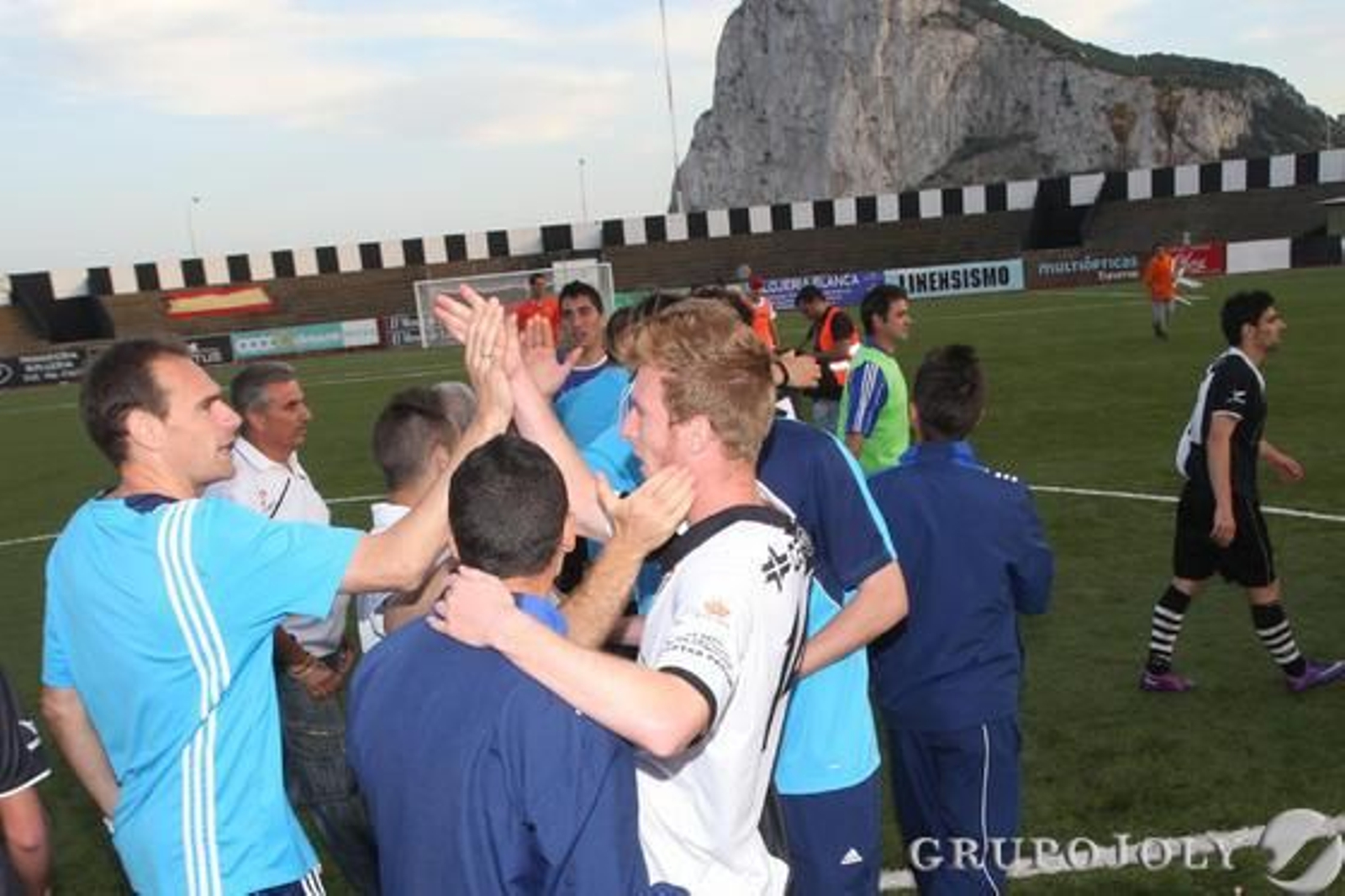 La Balona saca a relucir su calidad para dar un vuelco al resultado con un hombre menos.

Foto: Paco Guerrero