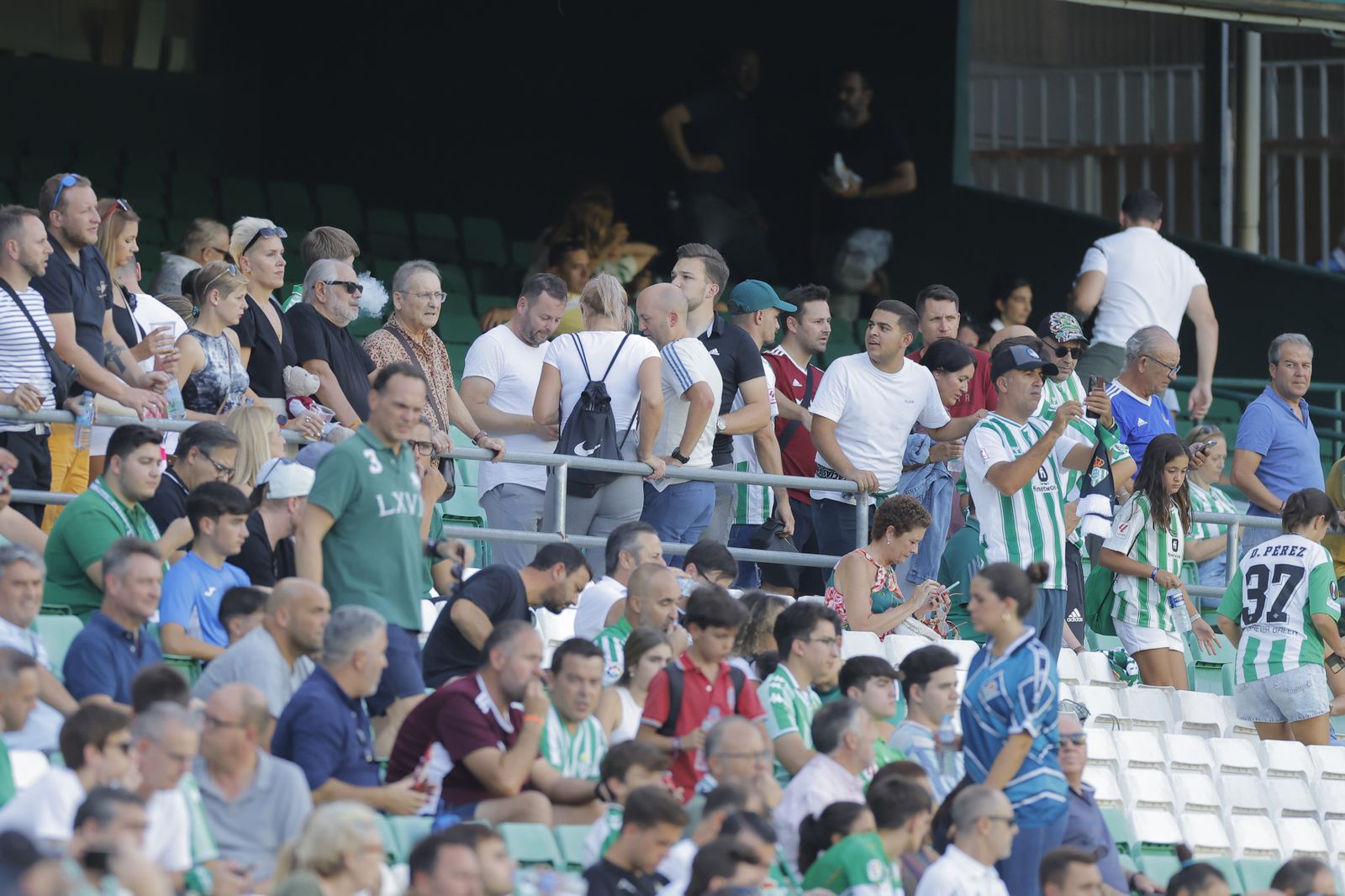 Búscate en la fotos del Betis-Sparta