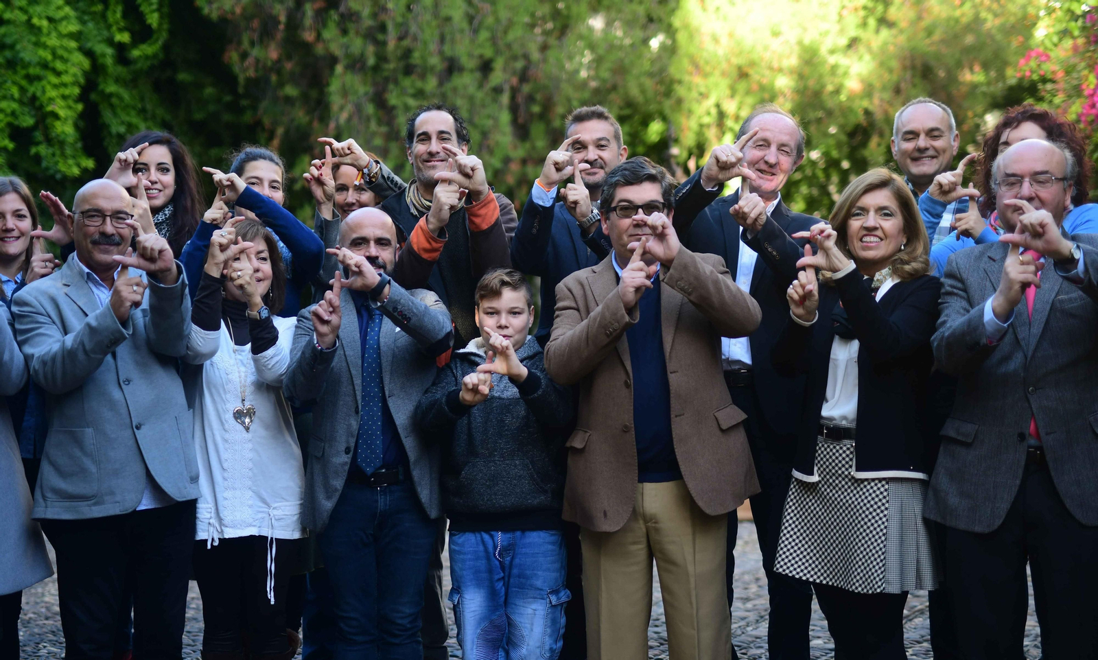 Foto de familia de la presentación de Córdoba Suma en el Palacio de Viana.