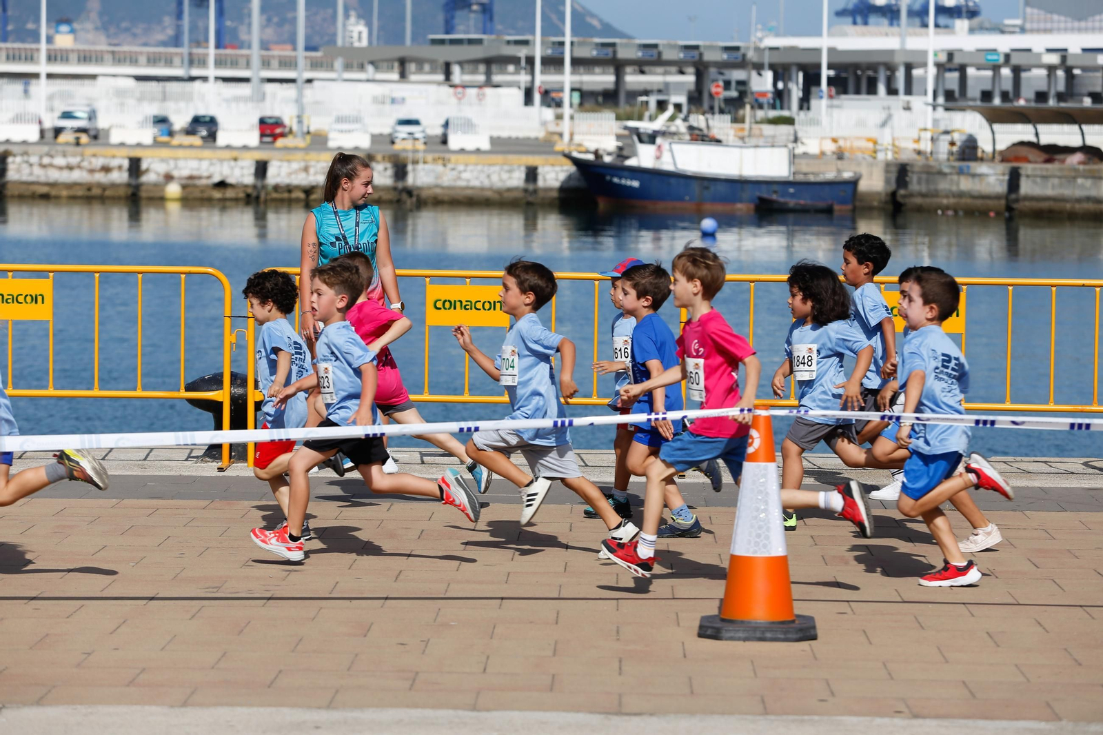 Búscate en la galería de fotos de categorías inferiores de la XXIII Carrera Popular Puerto Bahía de Algeciras