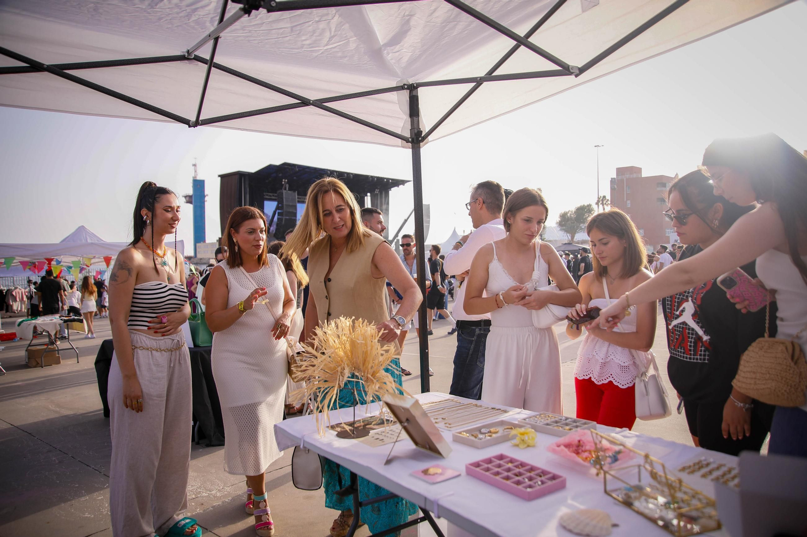 Imágenes del Festival AlmeriArt en el Parque de las Almadrabillas