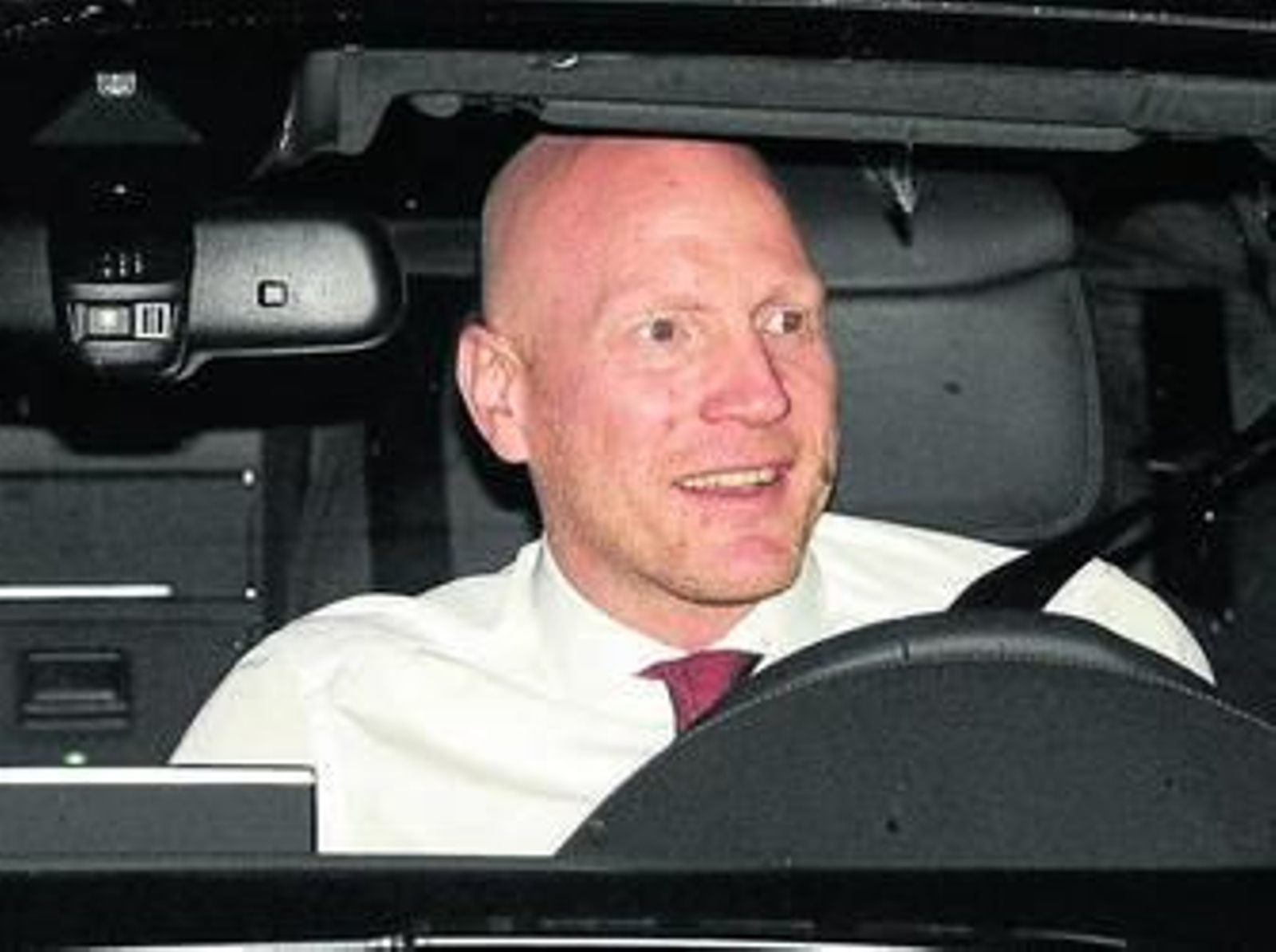 El director deportivo del Bayern, Matthias Sammer, sale de la reunión.