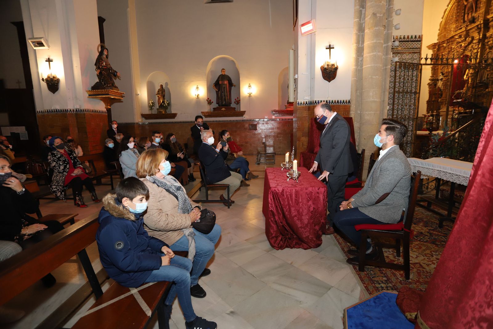 Bendecida la nueva corona de Nuestra Señora de los Ángeles
