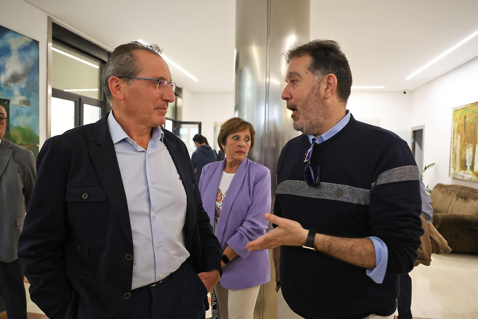 Imágenes de la presentación la Guía de Semana Santa de Huelva Información 2025