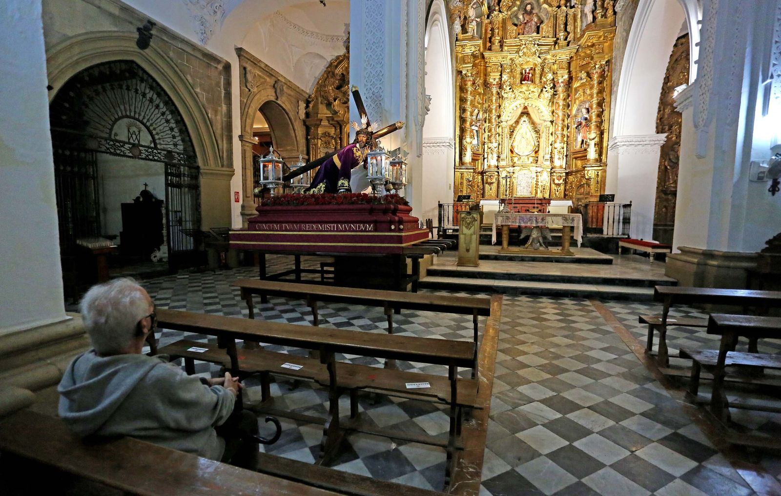 Intensa jornada cofrade en Jerez a pesar de la lluvia