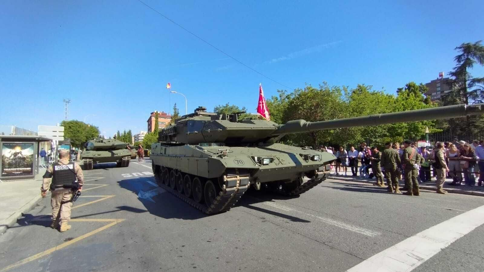 El desfile del Día de las Fuerzas Armadas de Granada, en directo