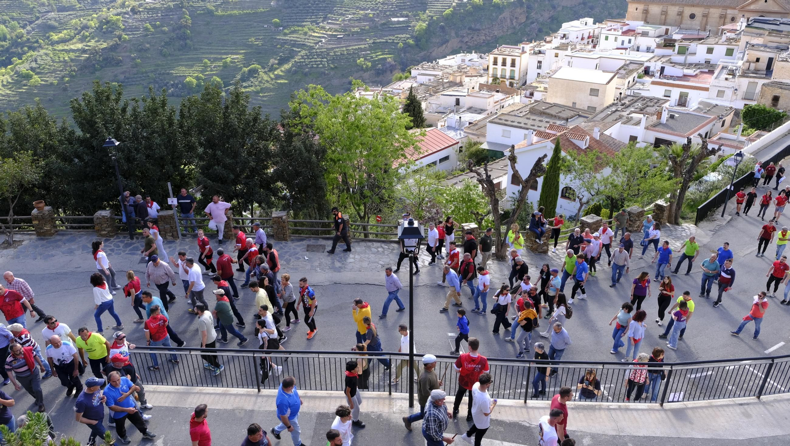Los toros ensogados de Ohanes, en imágenes