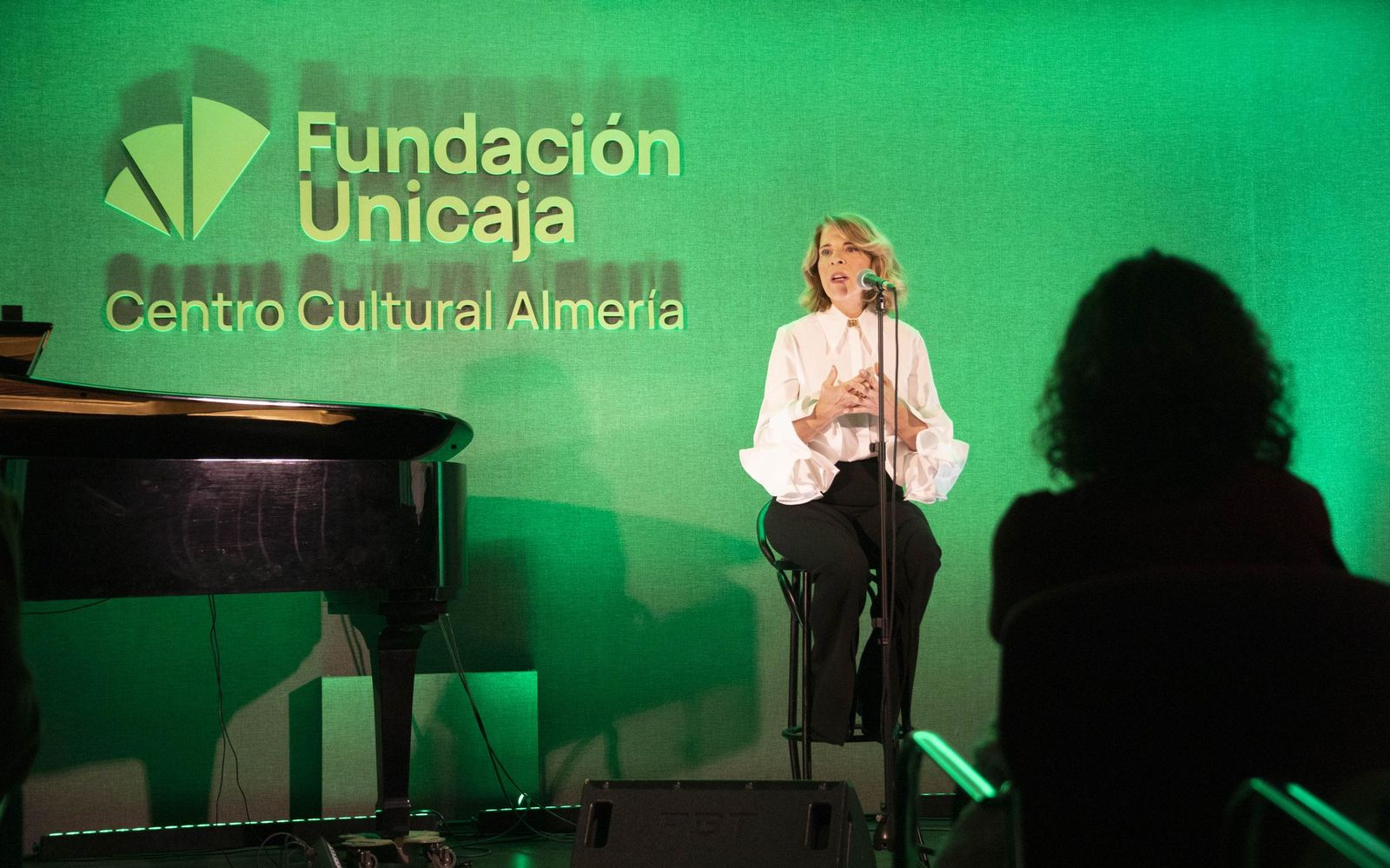 Sole Giménez charla y recital en Fundación Unicaja de Almería