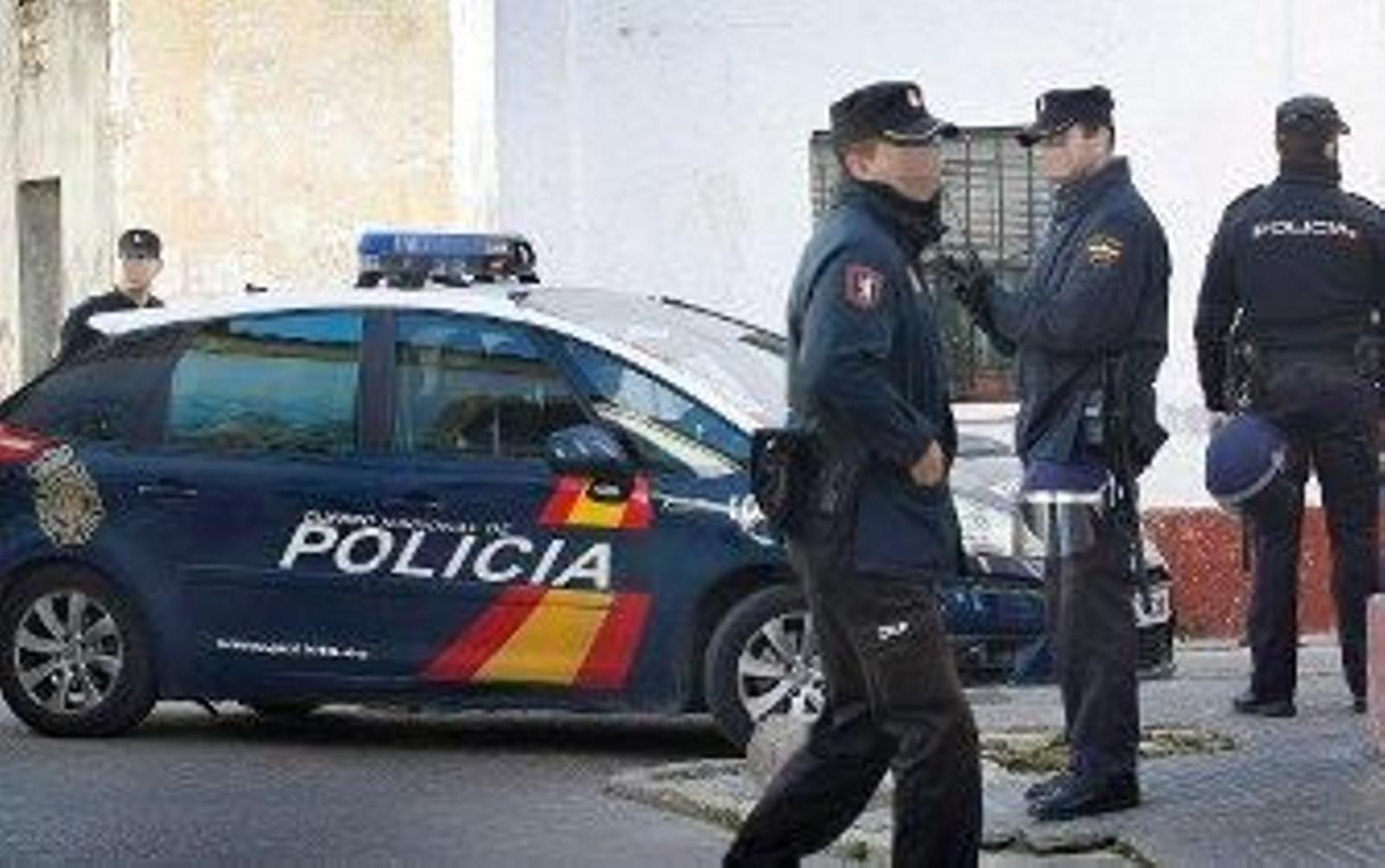 A prisión tras intentar apuñalar a un hombre en la avenida de Arcos