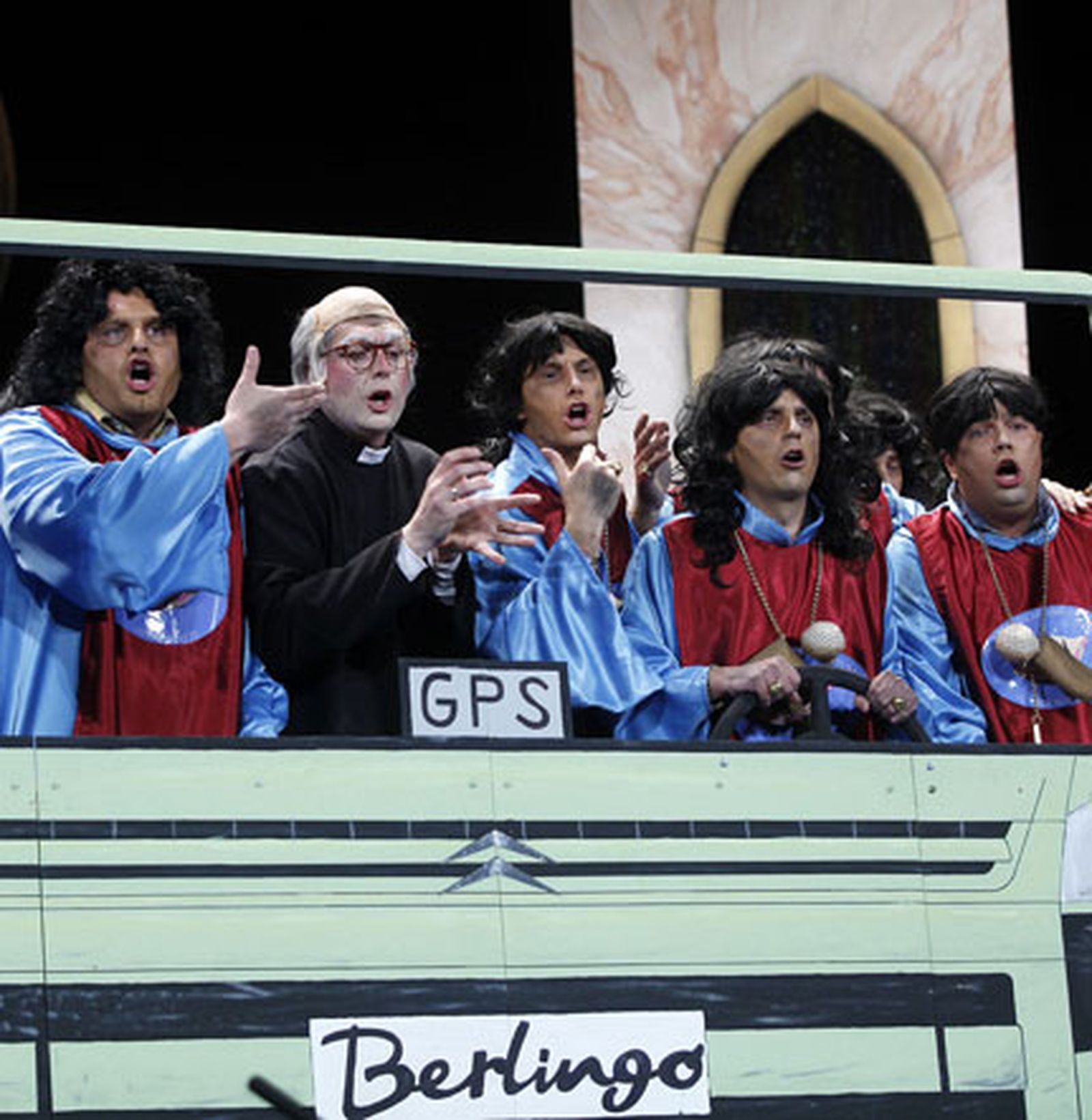 Chirigota Los niños cantores de viena o de manolete

Foto: Jesus Marin