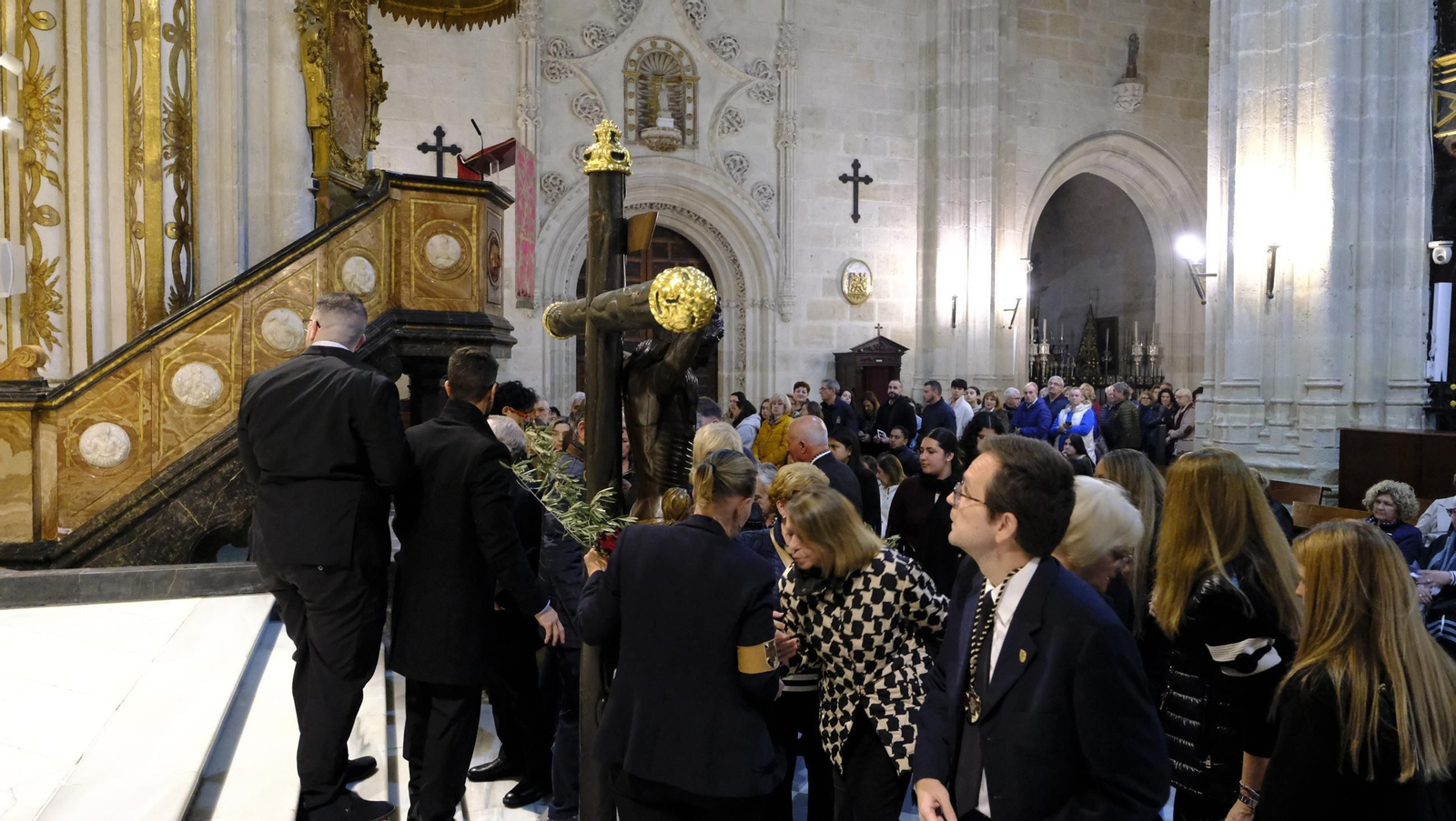 Vía Crucis del Cristo de la Escucha en la Semana Santa de Almería 2025
